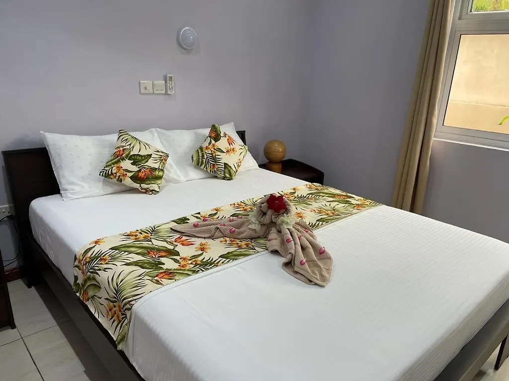 Mokara Holiday Apartment Anse Royale