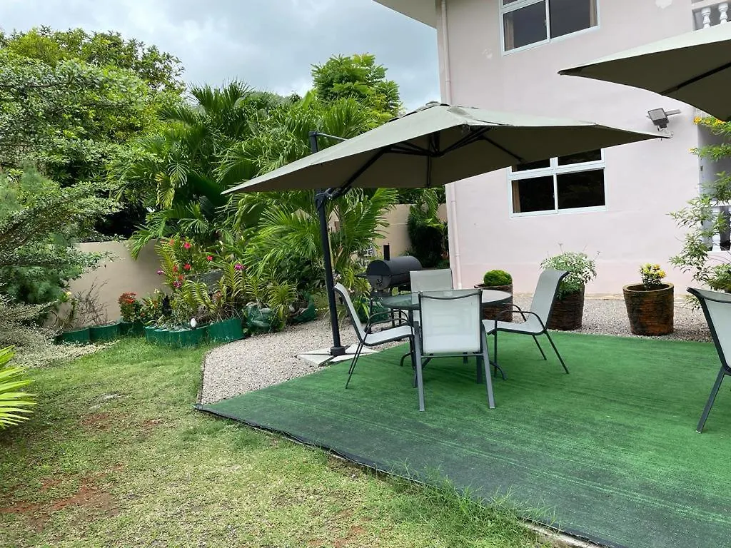 Mokara Holiday Apartment Anse Royale